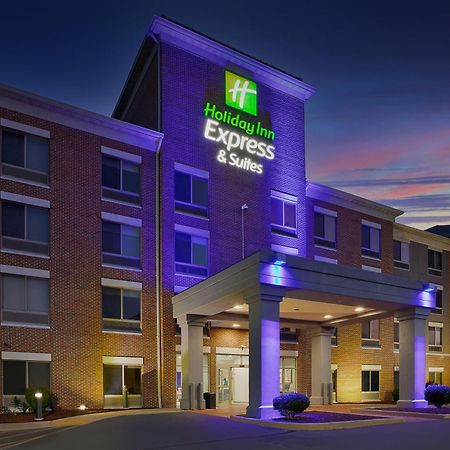 Holiday Inn Express & Suites Milwaukee Nw - Park Place By Ihg Bagian luar foto