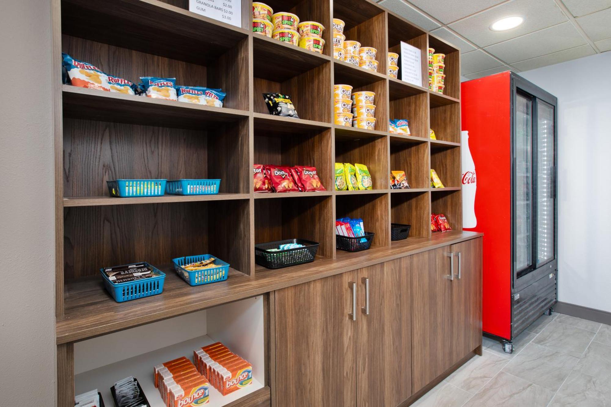 Holiday Inn Express & Suites Milwaukee Nw - Park Place By Ihg Bagian luar foto