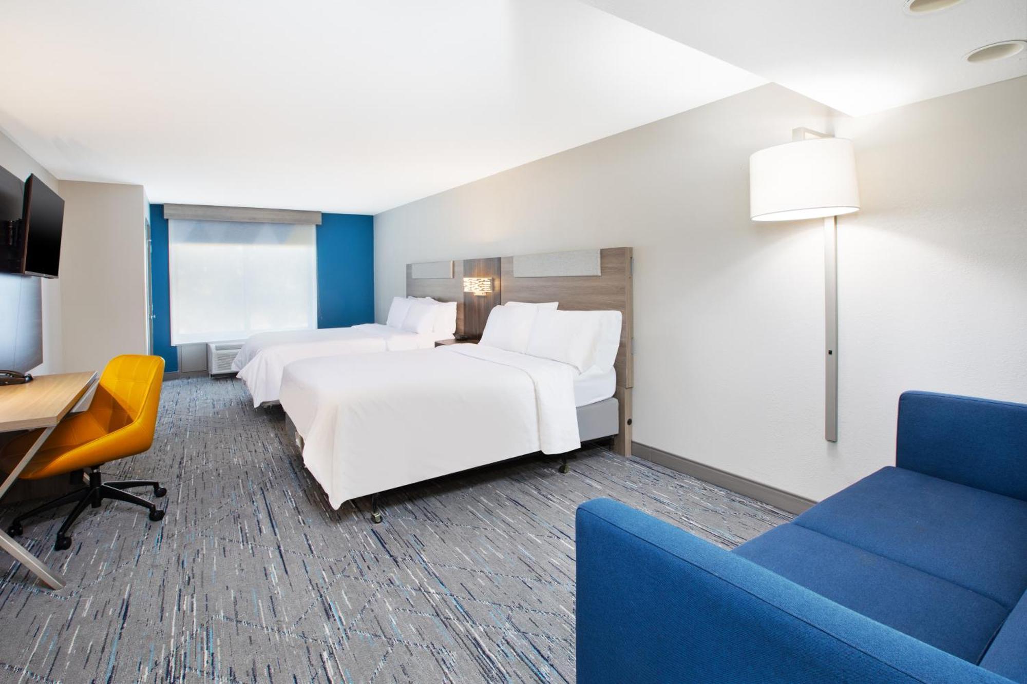 Holiday Inn Express & Suites Milwaukee Nw - Park Place By Ihg Bagian luar foto