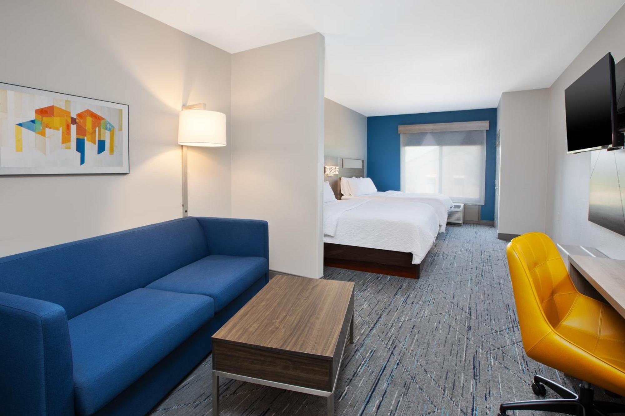 Holiday Inn Express & Suites Milwaukee Nw - Park Place By Ihg Bagian luar foto